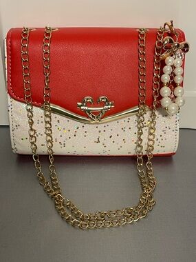 Small Retro Classic  Red/White Star Accent  Shoulder, Crossbody, or Chic Clutch